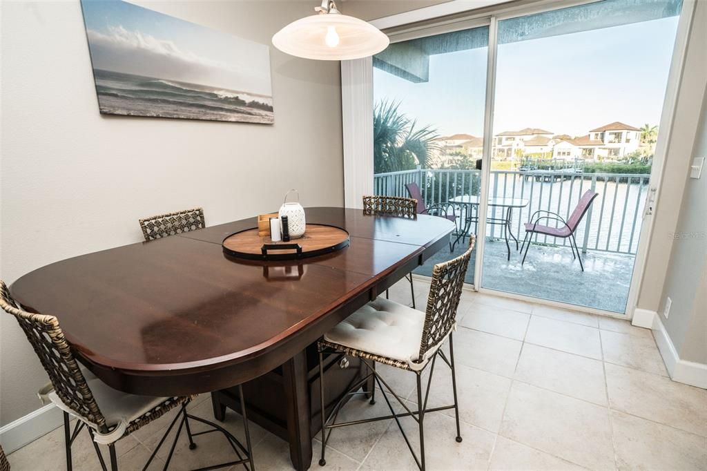 En Venta: $480,000 (3 camas, 3 baños, 1593 Pies cuadrados)