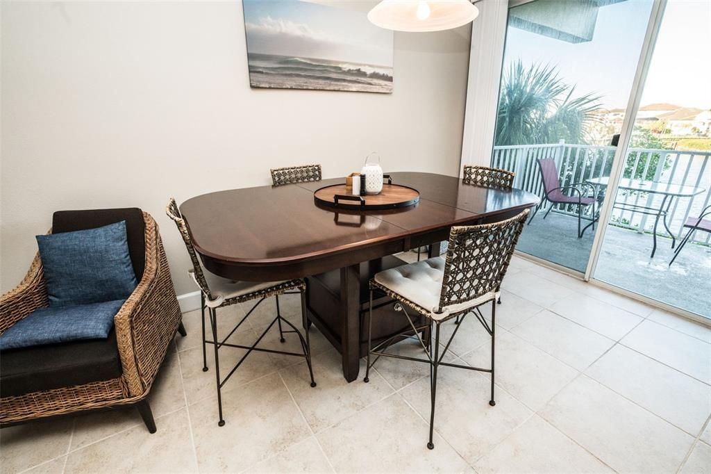 En Venta: $480,000 (3 camas, 3 baños, 1593 Pies cuadrados)