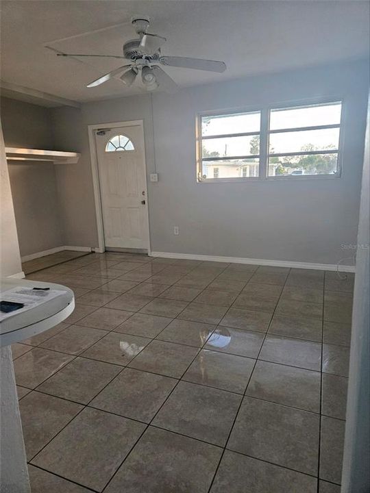 For Rent: $1,550 (2 beds, 1 baths, 660 Square Feet)