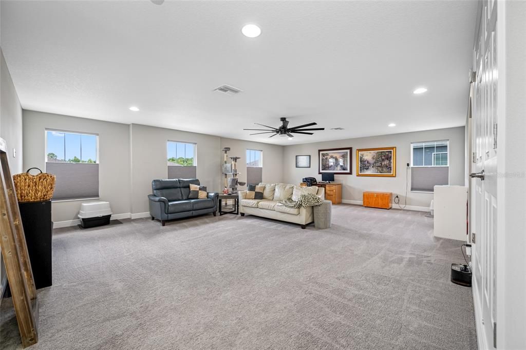 For Sale: $694,900 (5 beds, 3 baths, 3336 Square Feet)