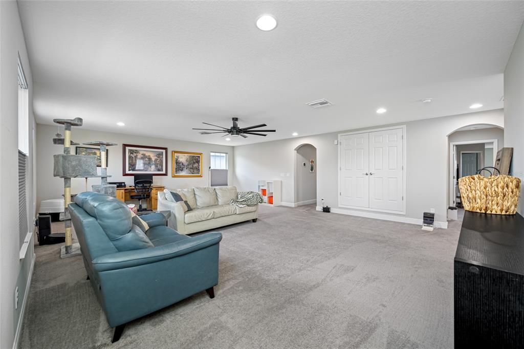 For Sale: $694,900 (5 beds, 3 baths, 3336 Square Feet)