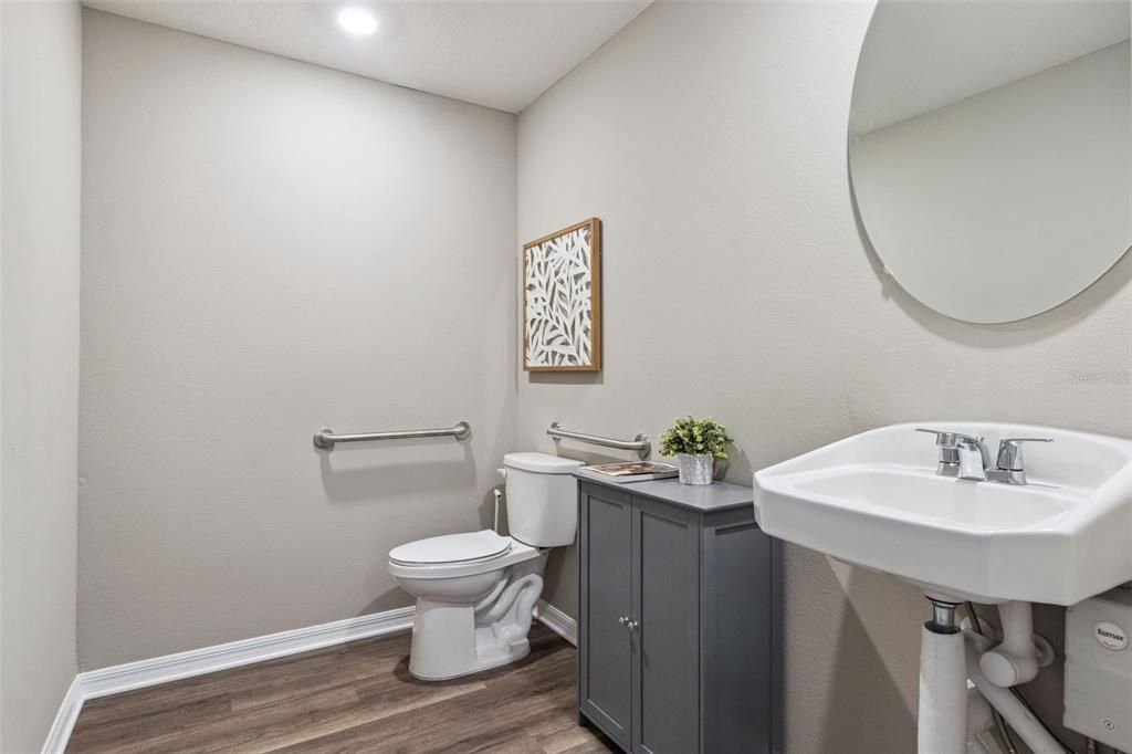 For Sale: $300,490 (4 beds, 2 baths, 1498 Square Feet)