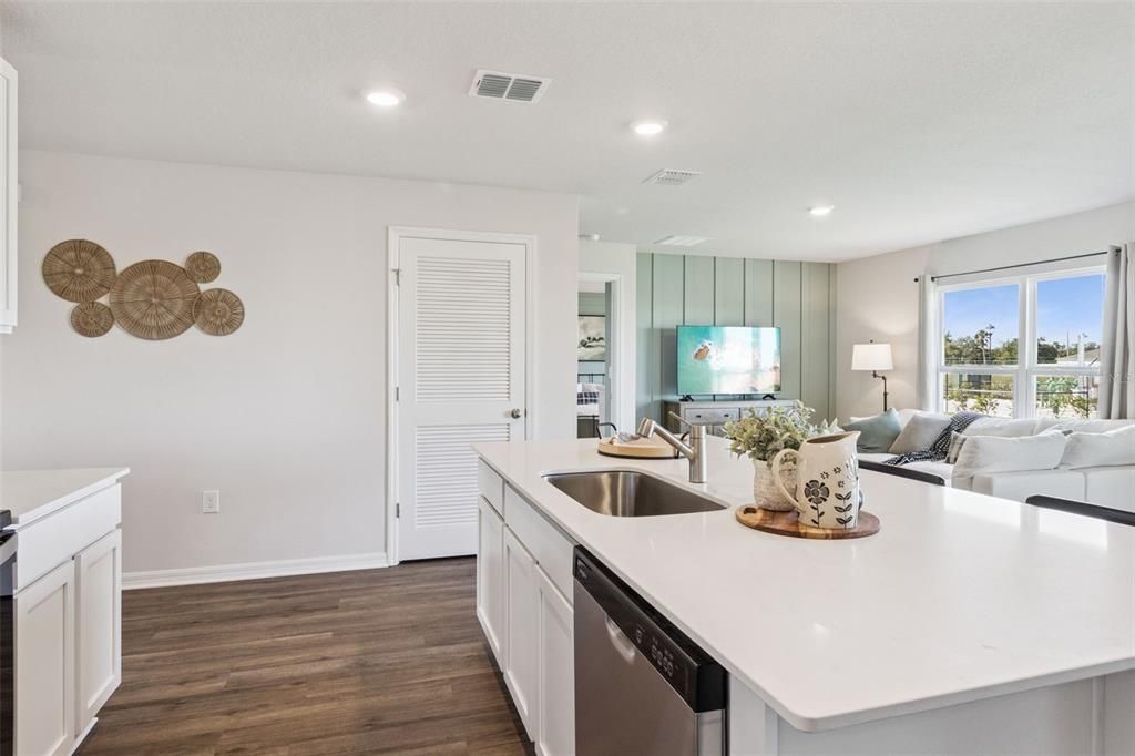 For Sale: $300,490 (4 beds, 2 baths, 1498 Square Feet)