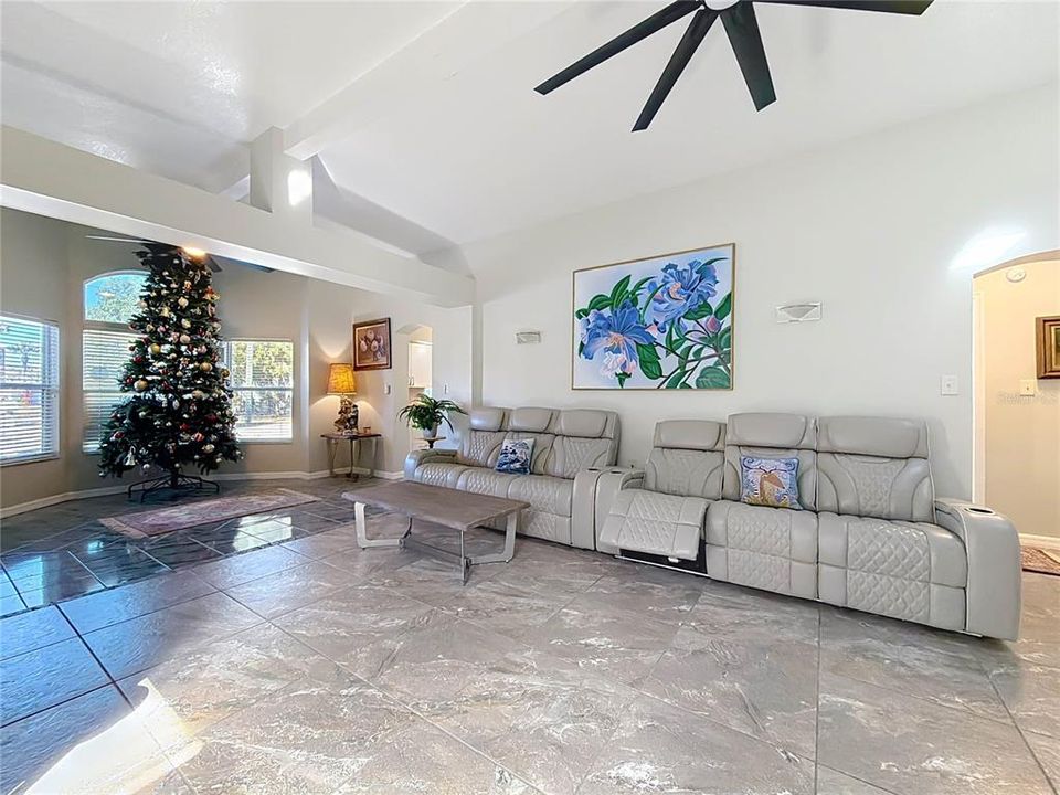 For Sale: $875,000 (4 beds, 5 baths, 2848 Square Feet)