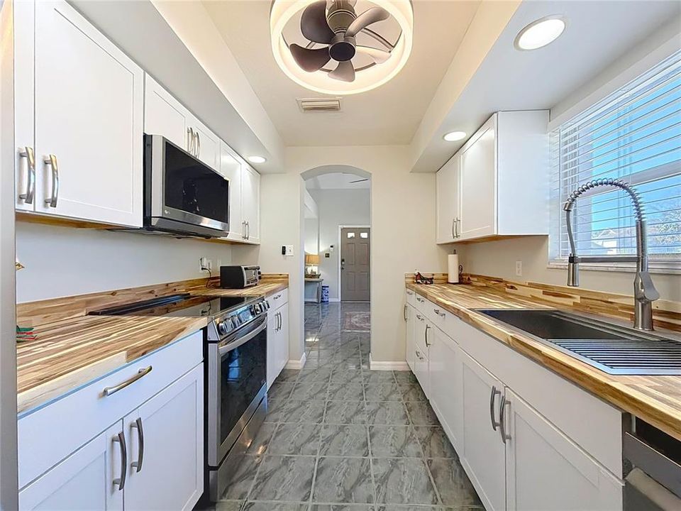 For Sale: $875,000 (4 beds, 5 baths, 2848 Square Feet)