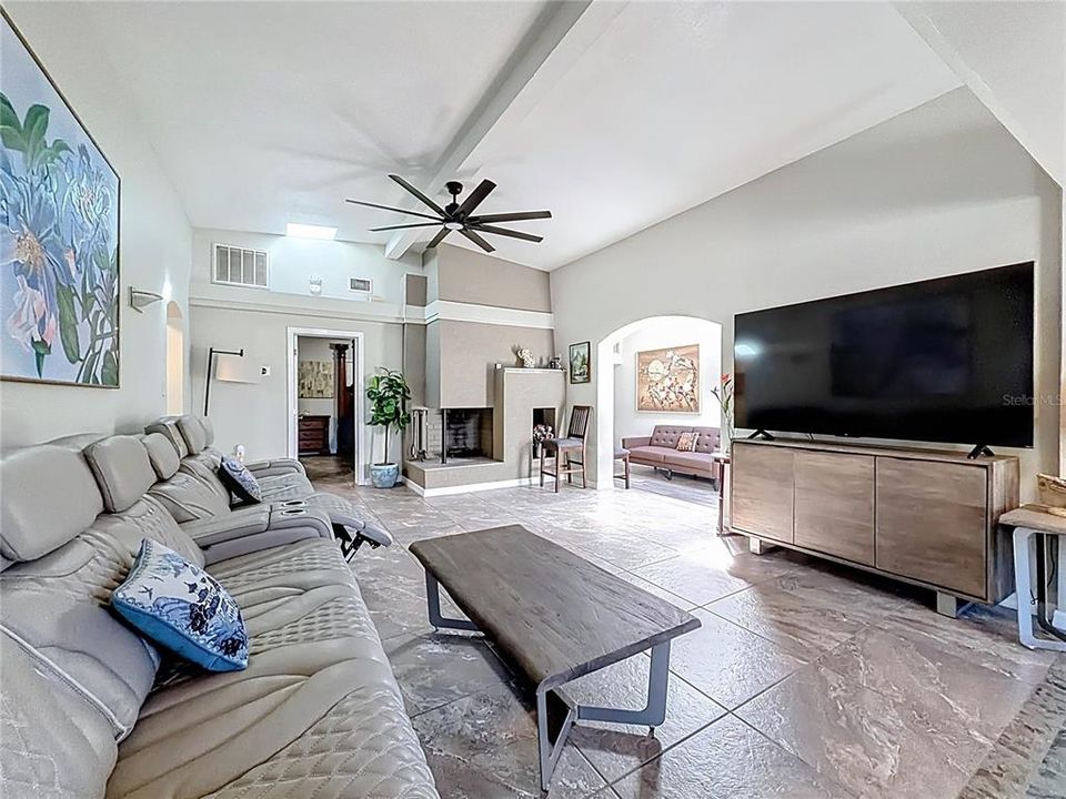 For Sale: $875,000 (4 beds, 5 baths, 2848 Square Feet)