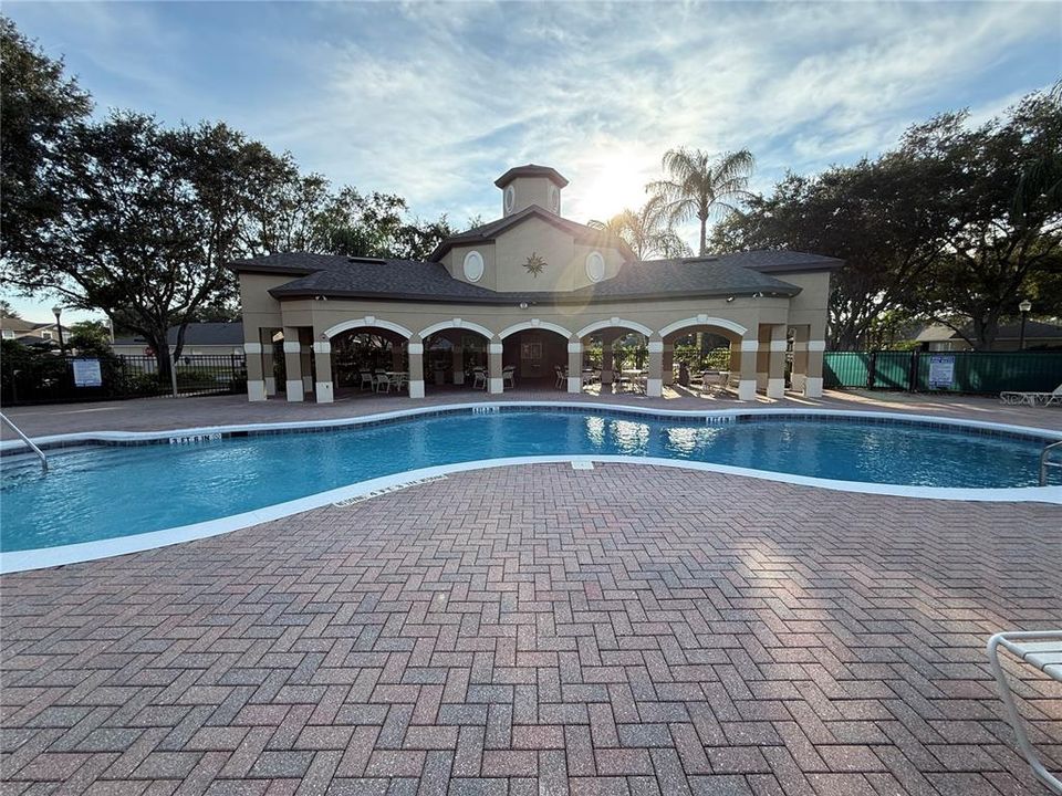 出租: $3,495 (4 贝兹, 3 浴室, 3040 平方英尺)