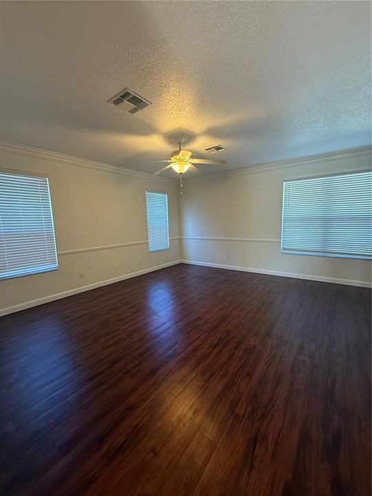 出租: $3,495 (4 贝兹, 3 浴室, 3040 平方英尺)