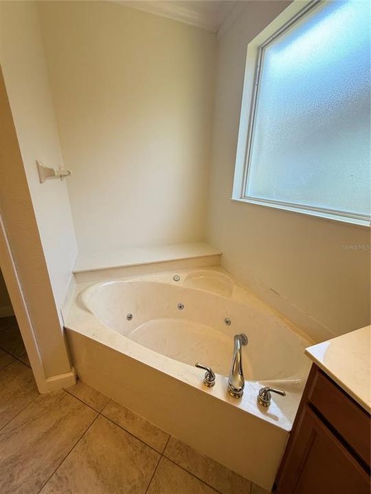 出租: $3,495 (4 贝兹, 3 浴室, 3040 平方英尺)