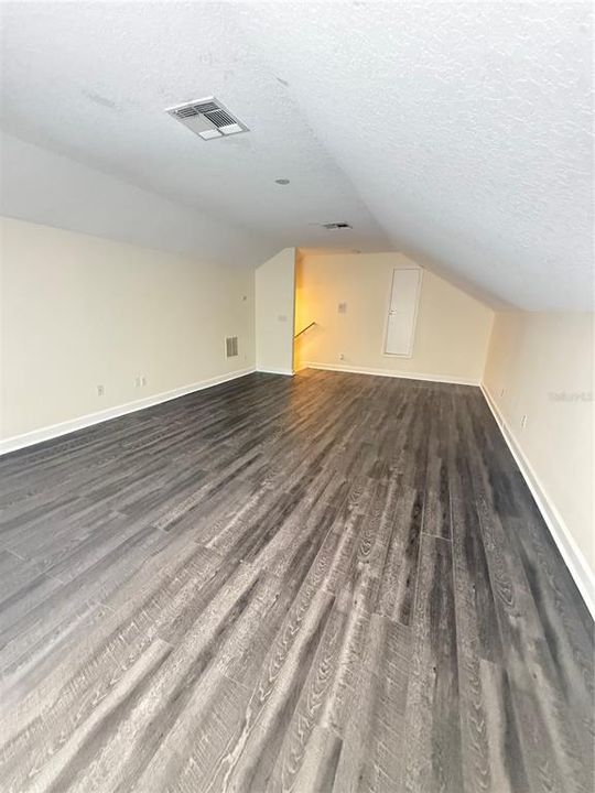 出租: $3,495 (4 贝兹, 3 浴室, 3040 平方英尺)