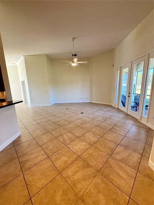 出租: $3,495 (4 贝兹, 3 浴室, 3040 平方英尺)