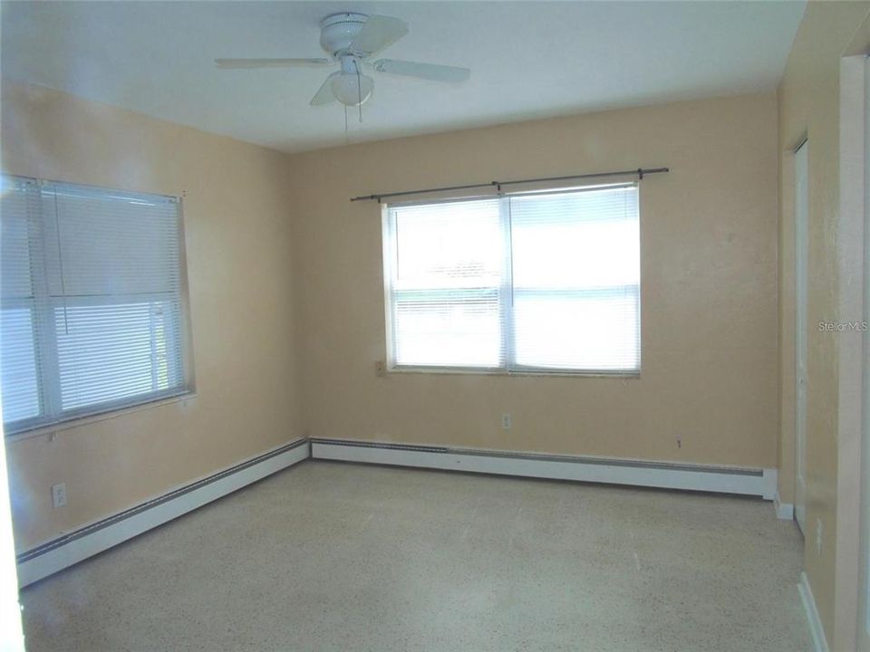 For Rent: $1,900 (3 beds, 2 baths, 1395 Square Feet)