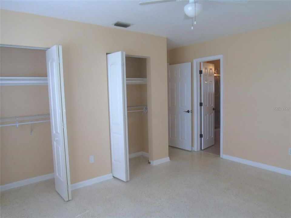 For Rent: $1,900 (3 beds, 2 baths, 1395 Square Feet)