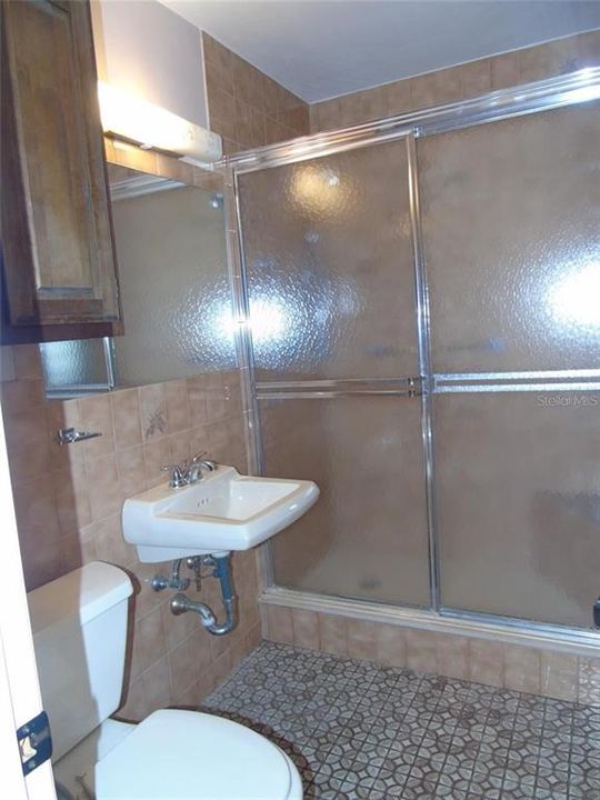 For Rent: $1,900 (3 beds, 2 baths, 1395 Square Feet)