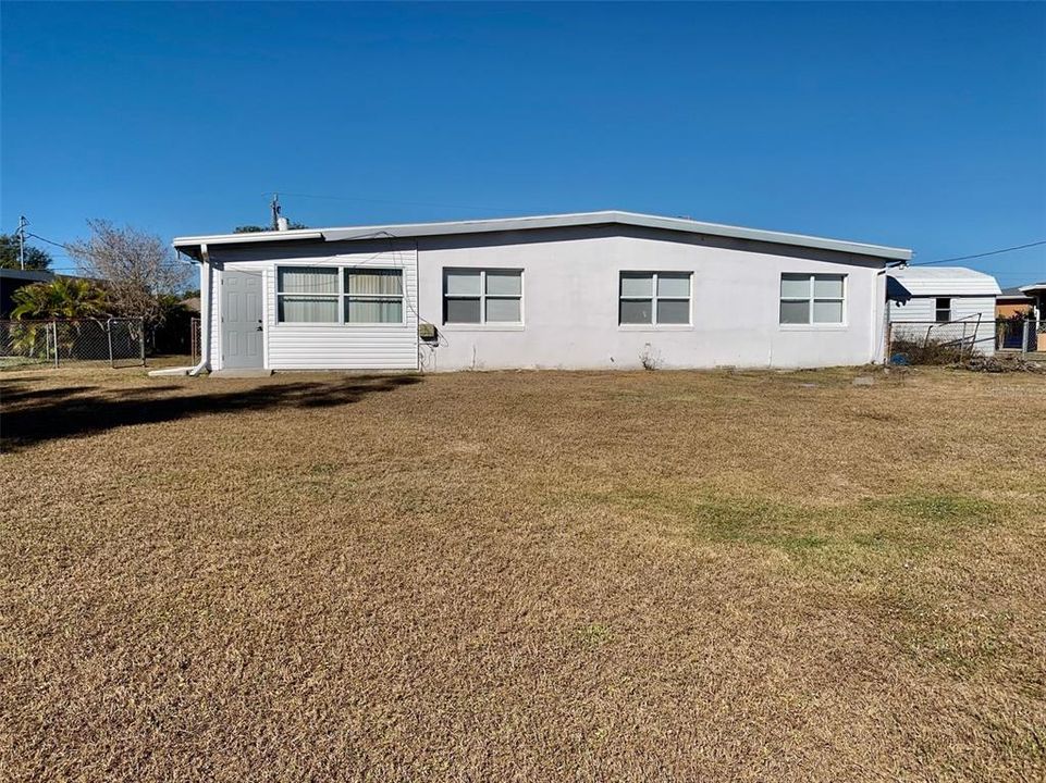 For Rent: $1,900 (3 beds, 2 baths, 1395 Square Feet)