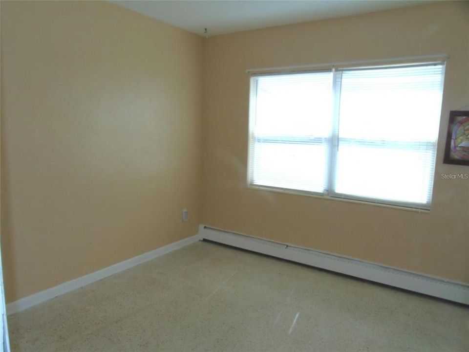 For Rent: $1,900 (3 beds, 2 baths, 1395 Square Feet)