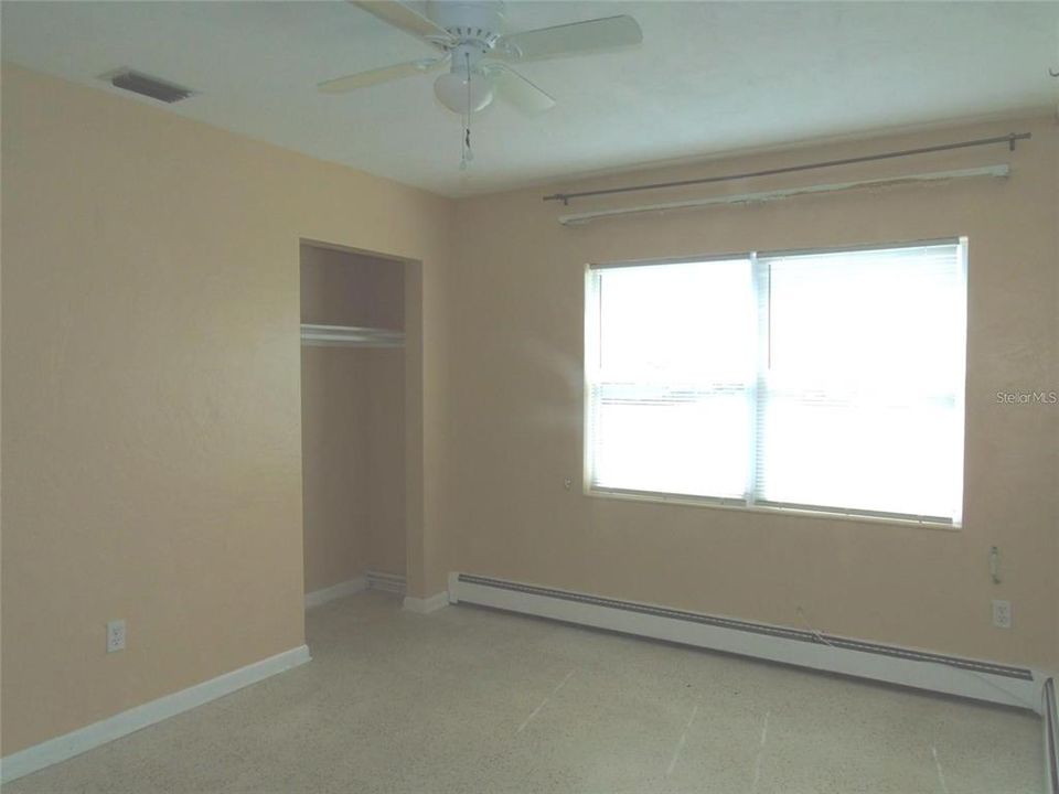For Rent: $1,900 (3 beds, 2 baths, 1395 Square Feet)
