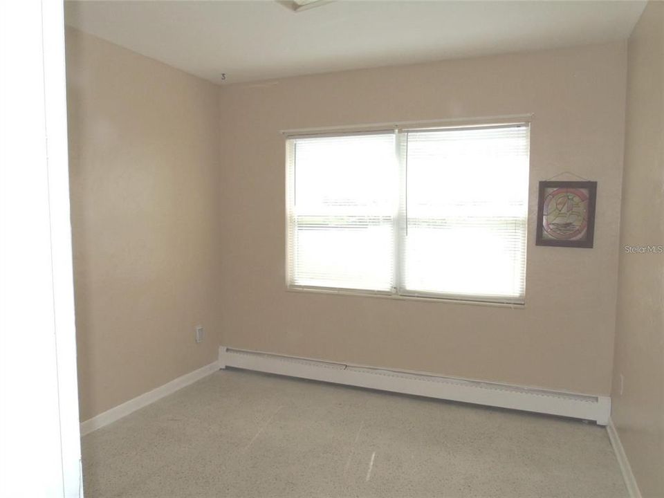 For Rent: $1,900 (3 beds, 2 baths, 1395 Square Feet)
