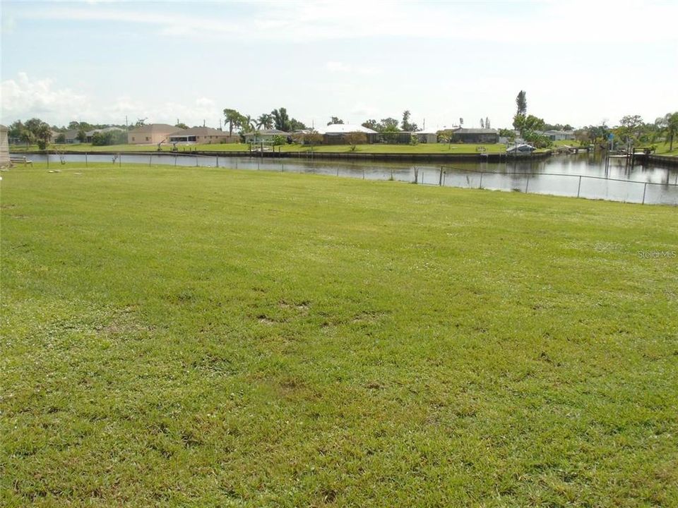 For Rent: $1,900 (3 beds, 2 baths, 1395 Square Feet)