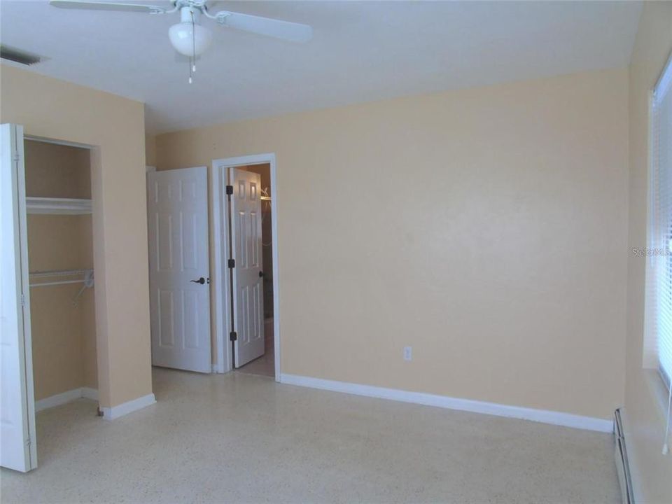 For Rent: $1,900 (3 beds, 2 baths, 1395 Square Feet)