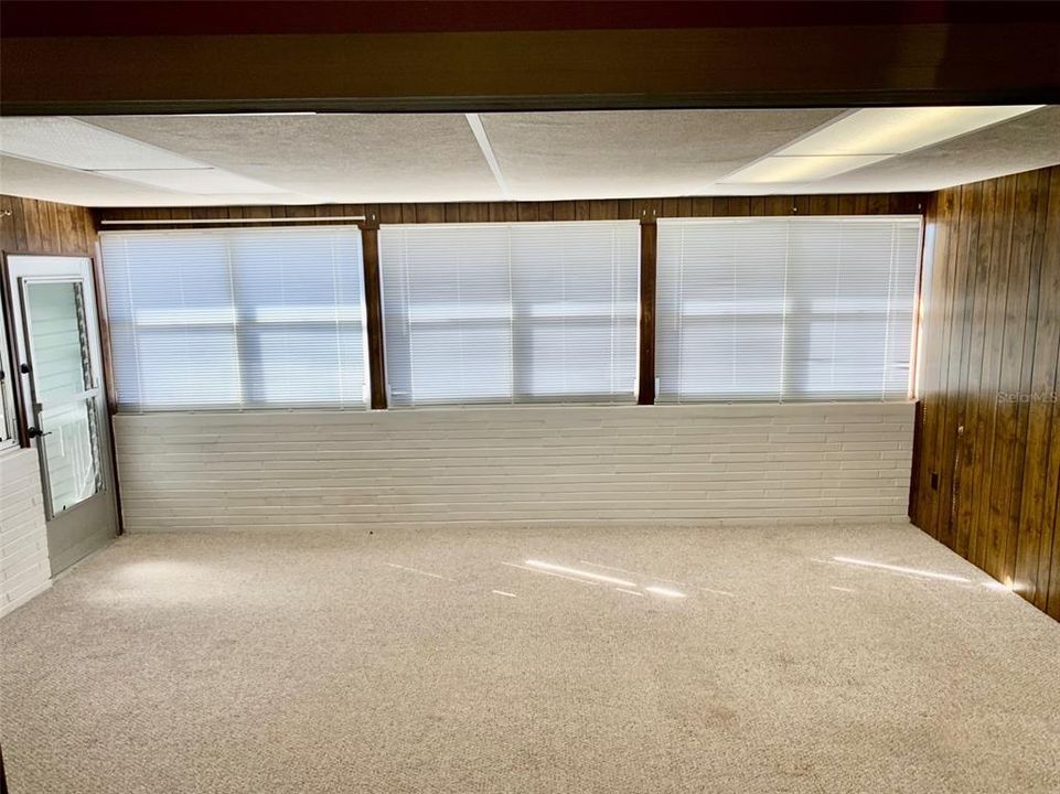 For Rent: $1,900 (3 beds, 2 baths, 1395 Square Feet)