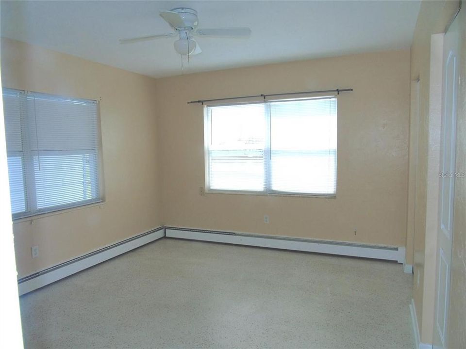 For Rent: $1,900 (3 beds, 2 baths, 1395 Square Feet)