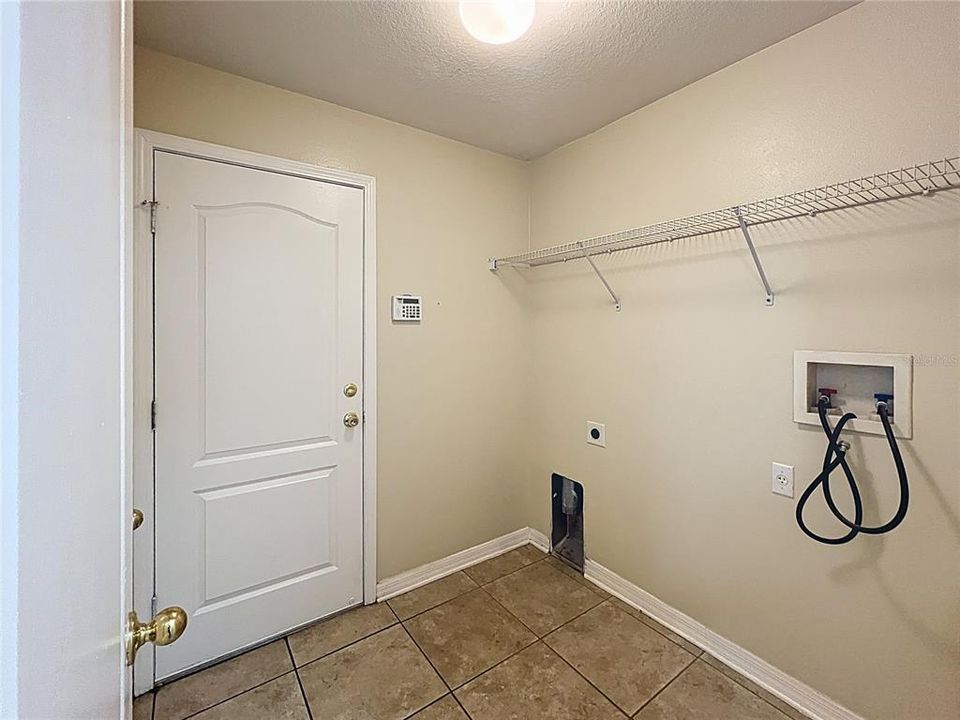 For Sale: $339,000 (4 beds, 2 baths, 2074 Square Feet)