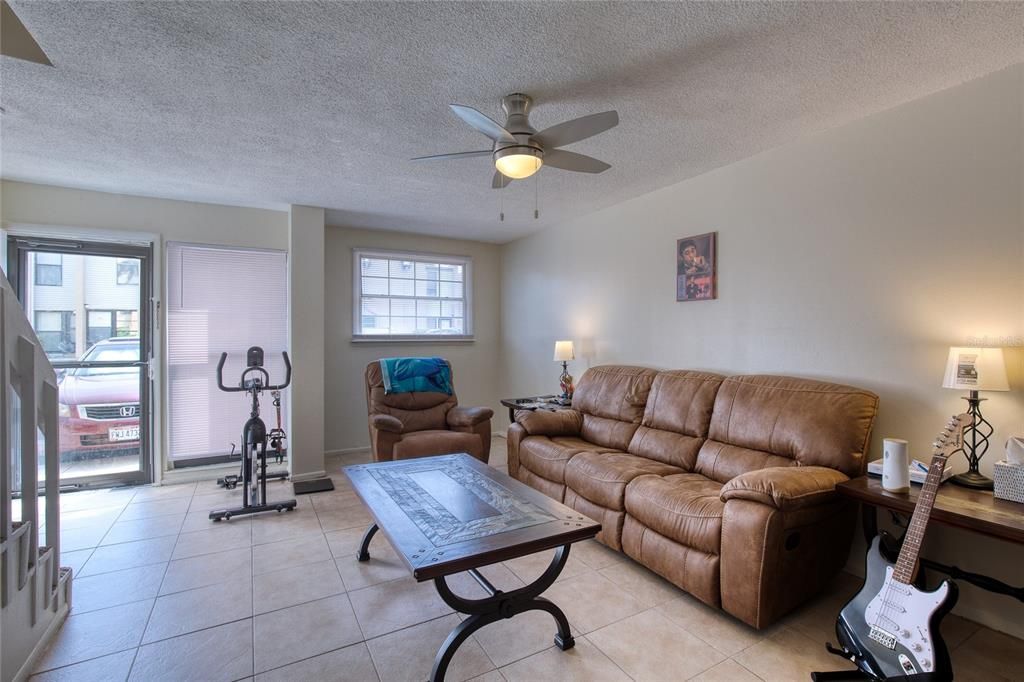 For Sale: $130,000 (2 beds, 2 baths, 1252 Square Feet)