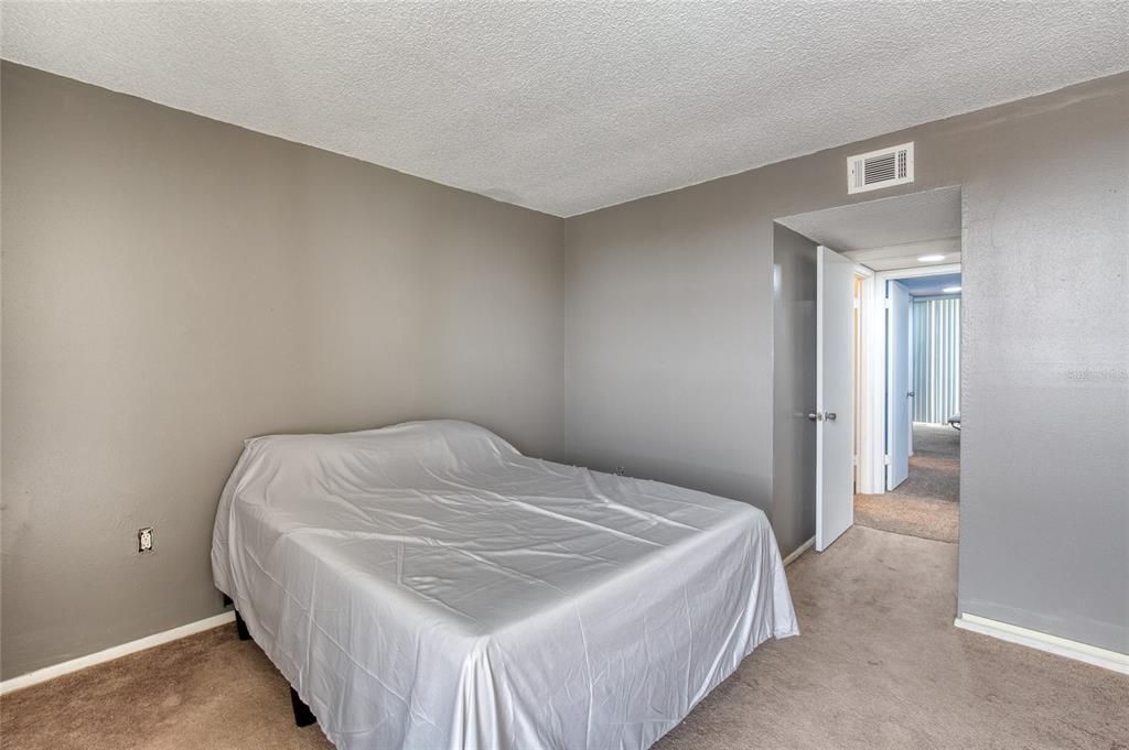 For Sale: $130,000 (2 beds, 2 baths, 1252 Square Feet)