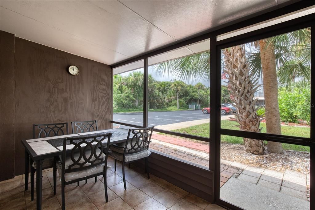 For Sale: $130,000 (2 beds, 2 baths, 1252 Square Feet)
