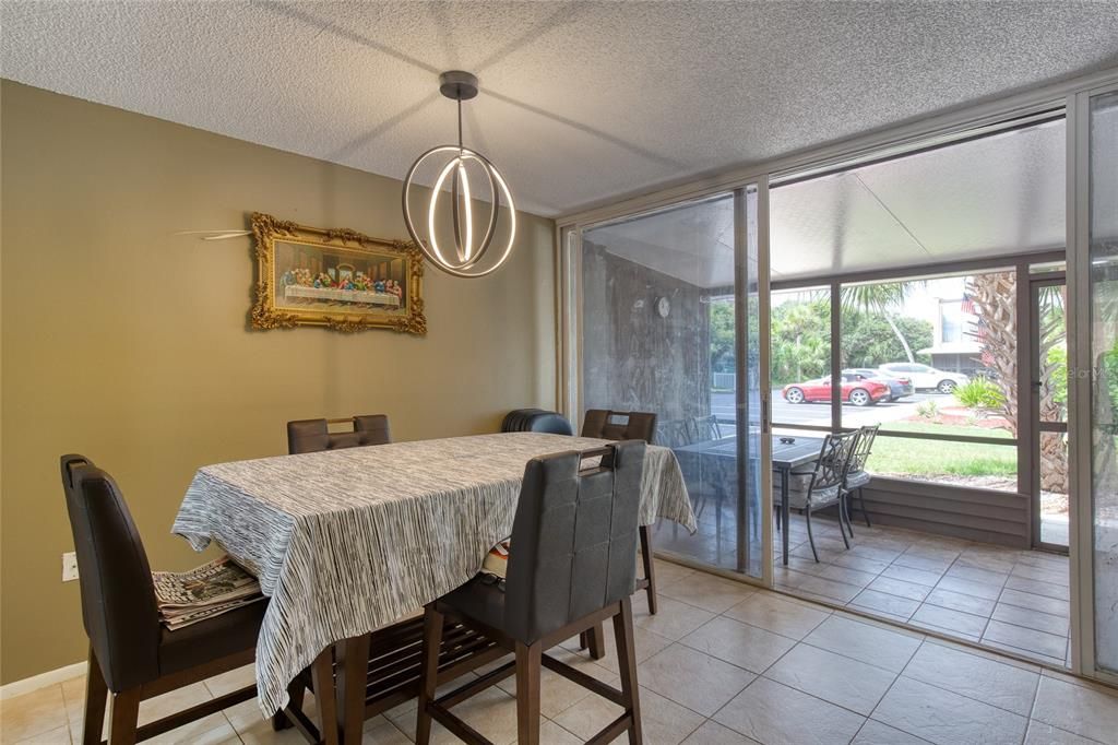 For Sale: $130,000 (2 beds, 2 baths, 1252 Square Feet)