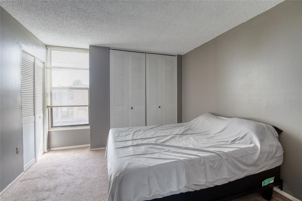 For Sale: $130,000 (2 beds, 2 baths, 1252 Square Feet)
