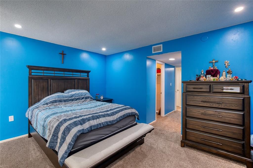 For Sale: $130,000 (2 beds, 2 baths, 1252 Square Feet)