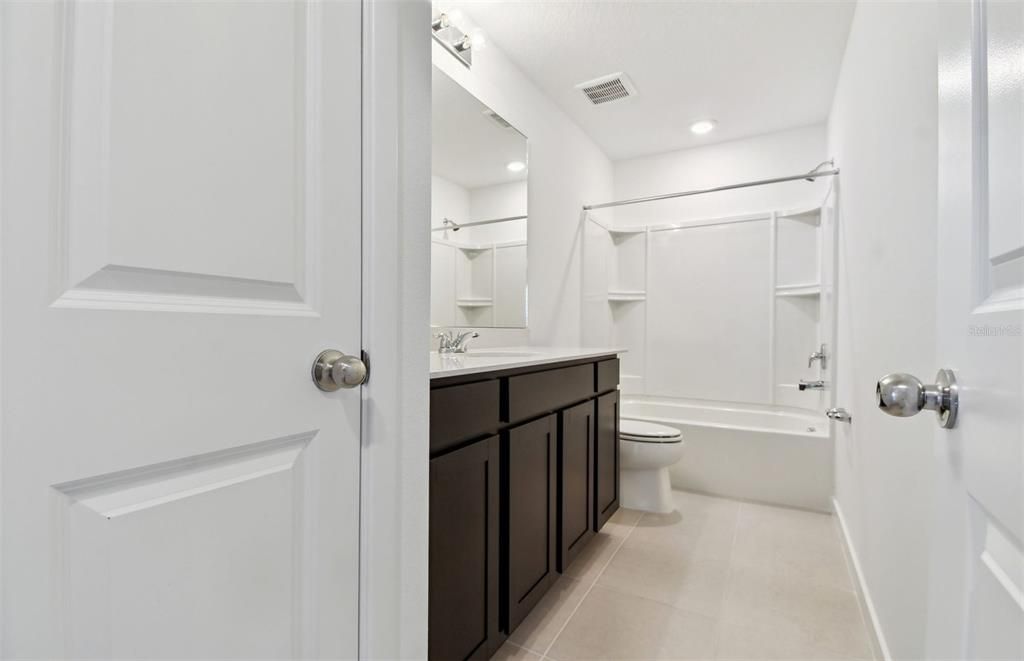 На продажу: $444,390 (4 спален, 2 ванн, 2894 Квадратных фут)