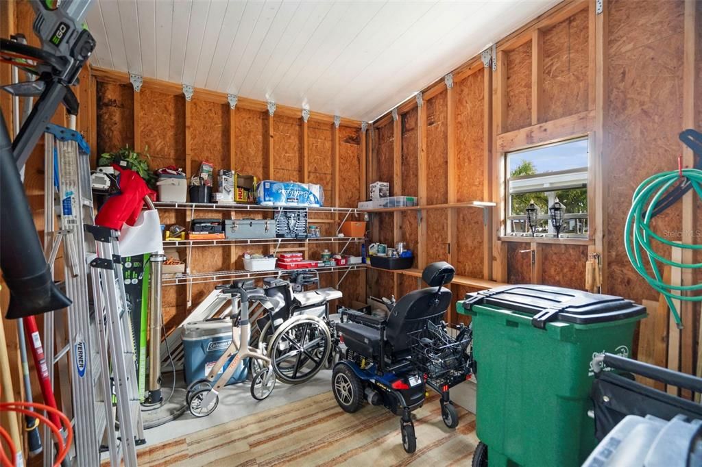 En Venta: $325,000 (2 camas, 2 baños, 1988 Pies cuadrados)