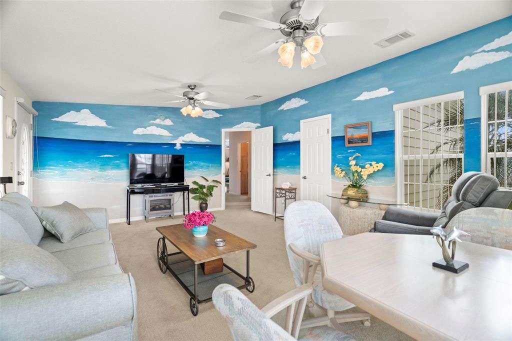 En Venta: $325,000 (2 camas, 2 baños, 1988 Pies cuadrados)