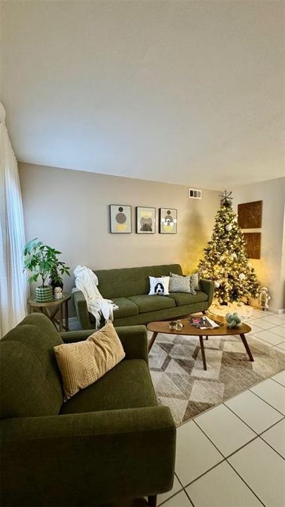 На продажу: $280,000 (2 спален, 2 ванн, 810 Квадратных фут)