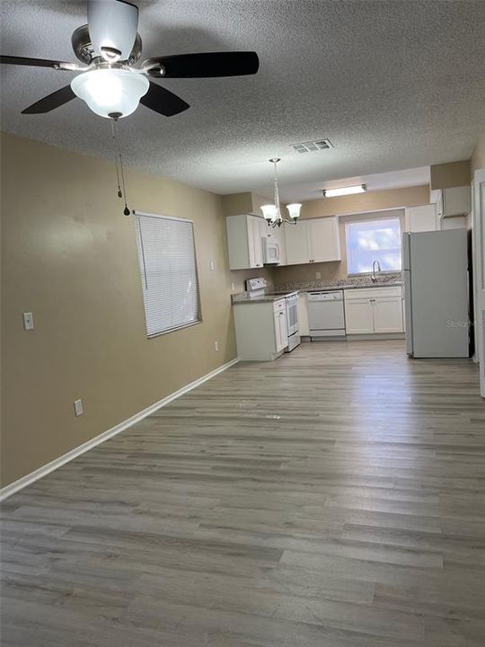 For Rent: $1,995 (3 beds, 2 baths, 1246 Square Feet)