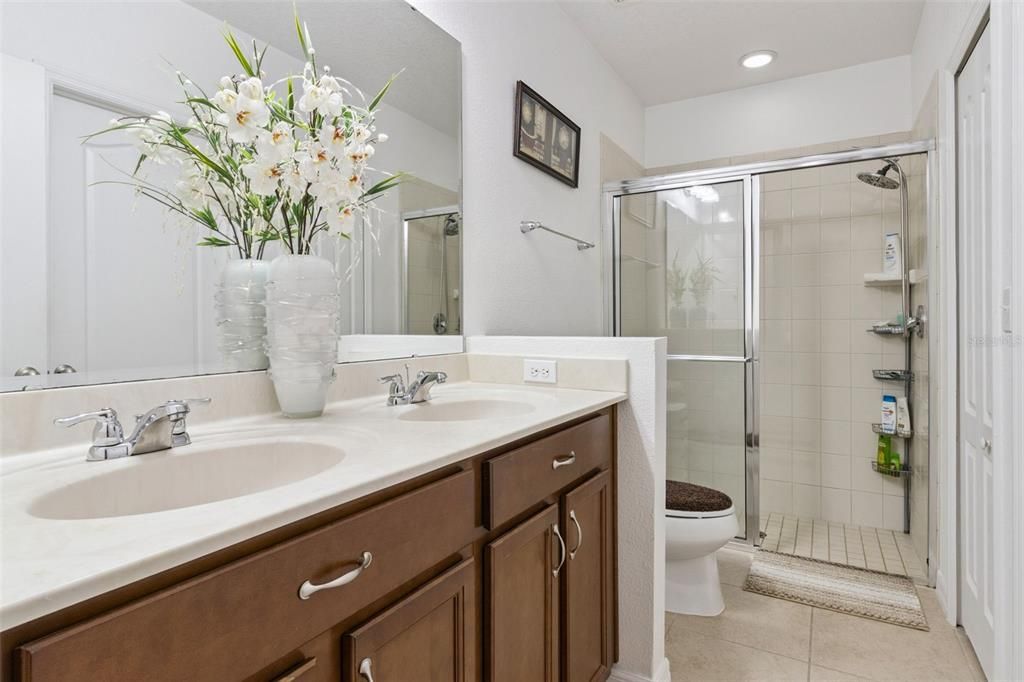 На продажу: $287,000 (3 спален, 2 ванн, 1581 Квадратных фут)