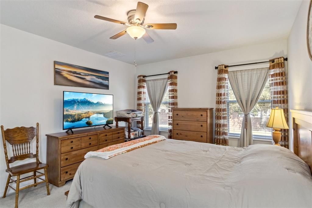 На продажу: $287,000 (3 спален, 2 ванн, 1581 Квадратных фут)