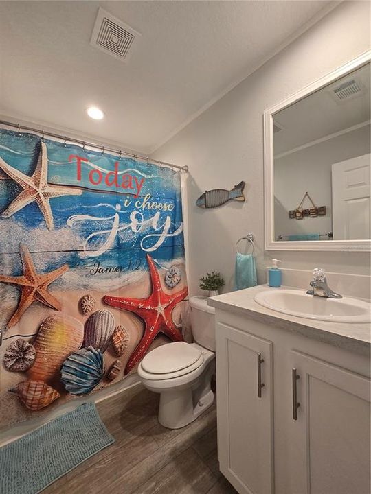 En Venta: $215,000 (2 camas, 2 baños, 1008 Pies cuadrados)