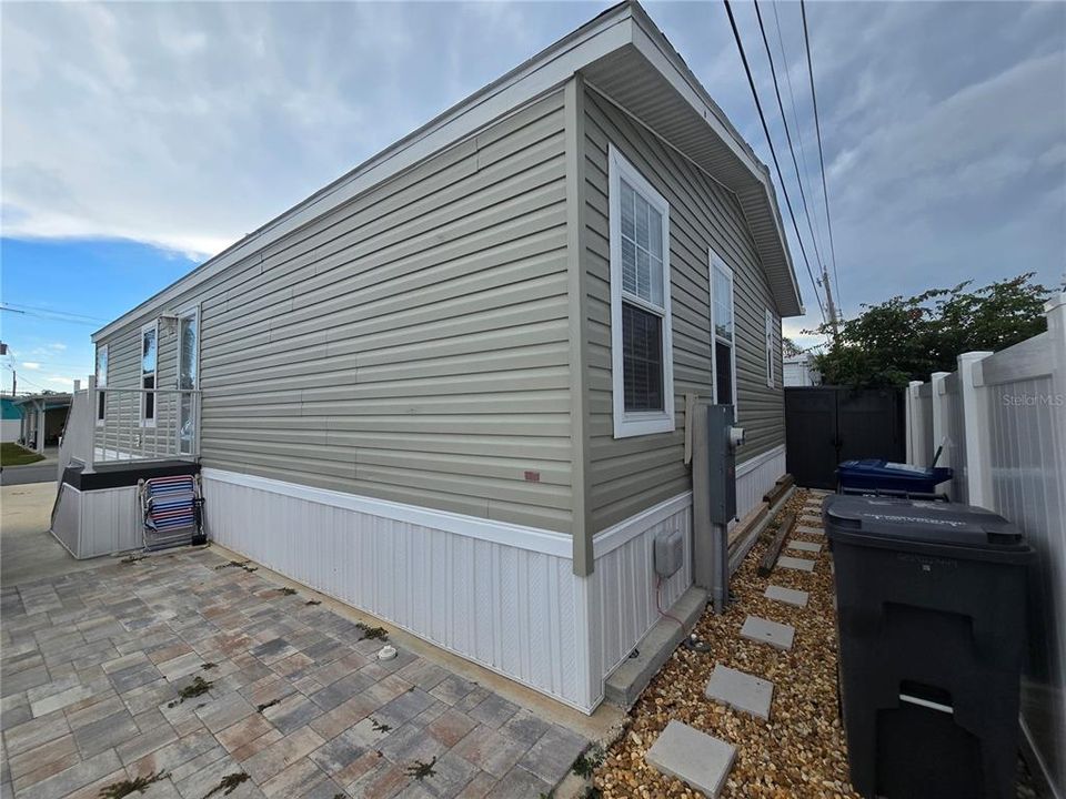 En Venta: $215,000 (2 camas, 2 baños, 1008 Pies cuadrados)