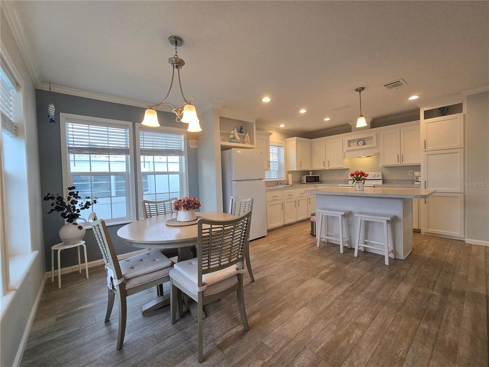 En Venta: $215,000 (2 camas, 2 baños, 1008 Pies cuadrados)