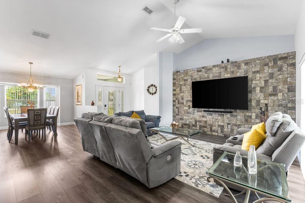 出租: $2,500 (3 贝兹, 2 浴室, 2031 平方英尺)