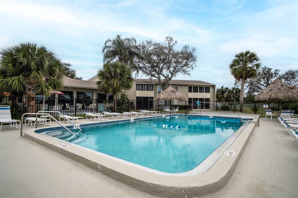 For Sale: $170,000 (2 beds, 1 baths, 930 Square Feet)