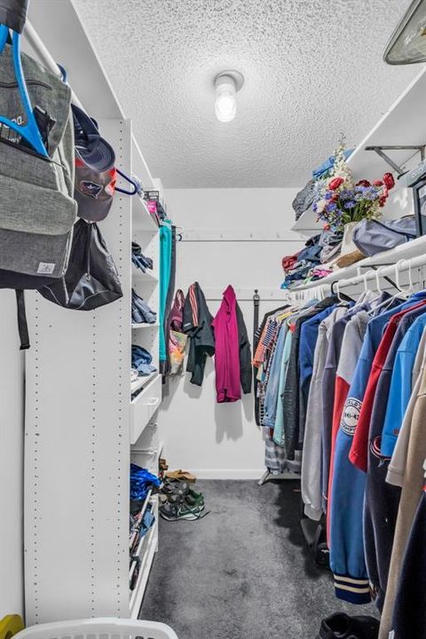 For Sale: $170,000 (2 beds, 1 baths, 930 Square Feet)