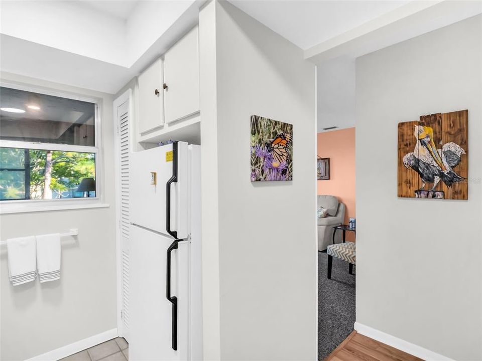 For Sale: $170,000 (2 beds, 1 baths, 930 Square Feet)