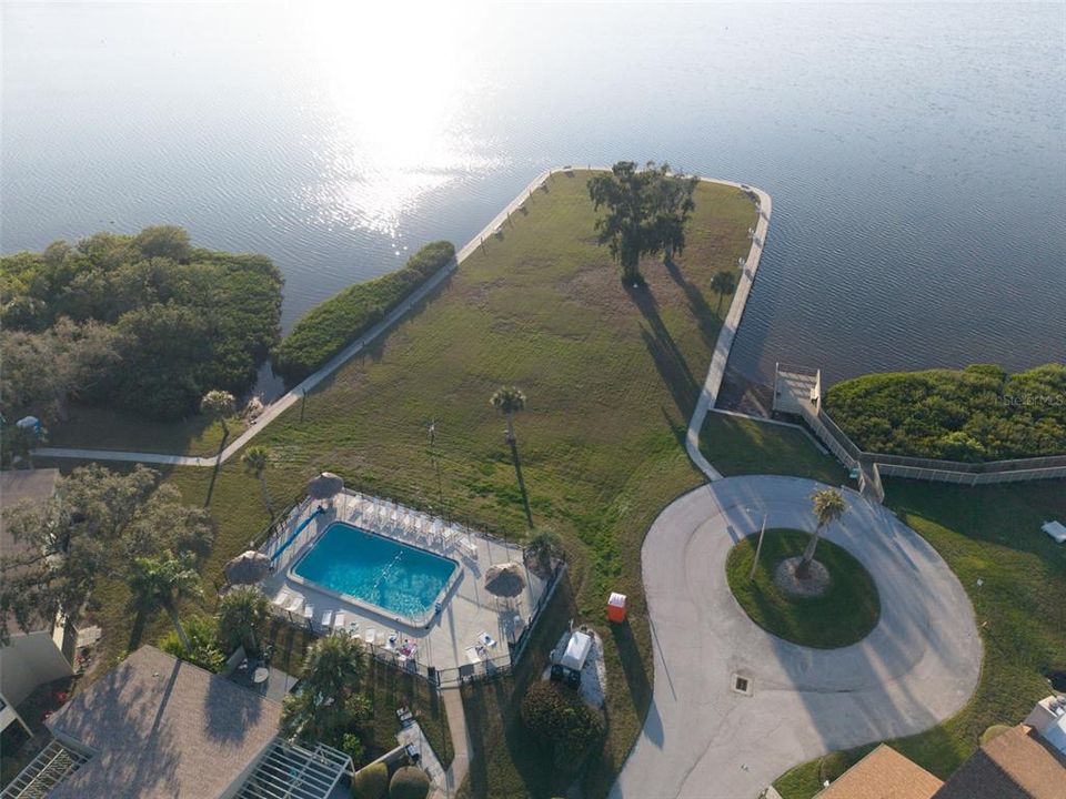 For Sale: $170,000 (2 beds, 1 baths, 930 Square Feet)