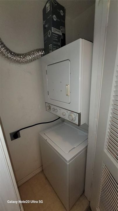 For Rent: $1,750 (3 beds, 2 baths, 1296 Square Feet)