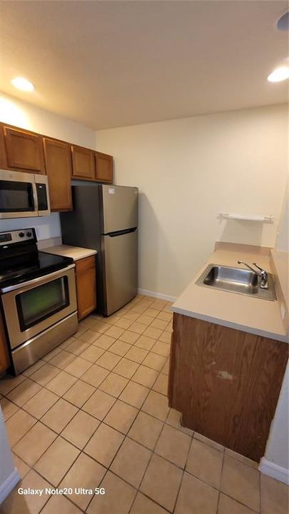 For Rent: $1,750 (3 beds, 2 baths, 1296 Square Feet)